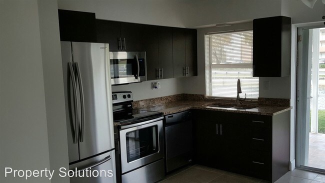 Foto del edificio - 2 br, 1 bath House - 8105 NW 59th Pl.