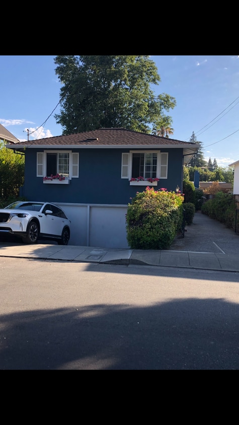 View fro street - 932 Crane St