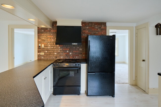 Cocina - 710 Coolidge Ave