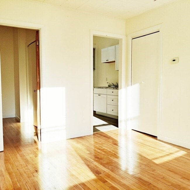 Building Photo - 67 Ellery St