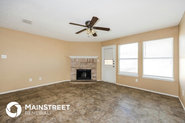 Foto del edificio - 9136 Whistlewood Dr