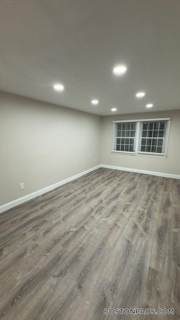 Foto del edificio - 24 Ridgewood Ln