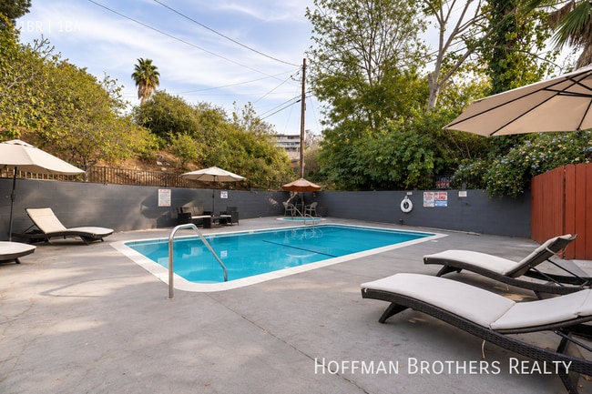 Building Photo - 4124 N Eagle Rock Blvd