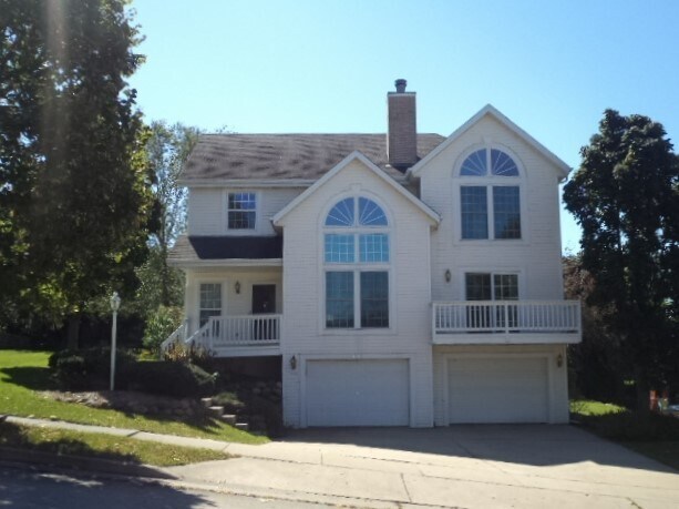 Primary Photo - 1213 Foxwood Trail