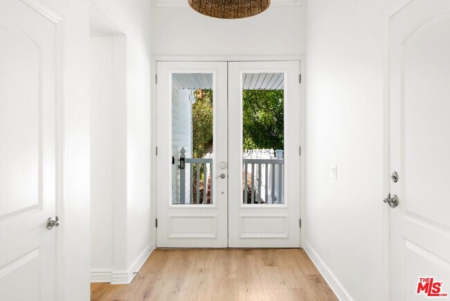 Foto del edificio - 21443 Iglesia Dr