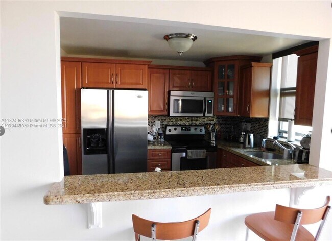 Foto del edificio - 18181 NE 31st Ct