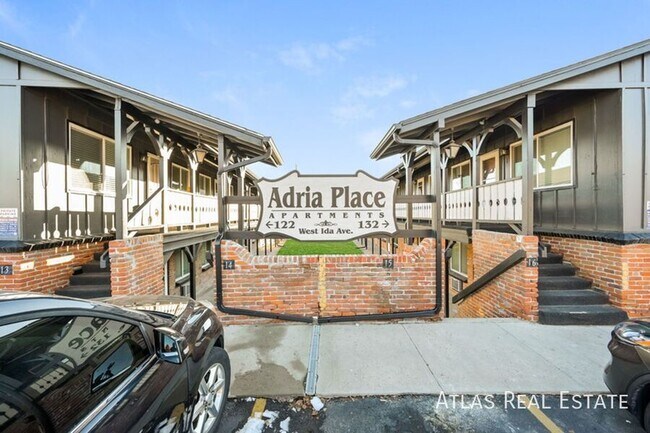 Building Photo - 132 W Ida Ave
