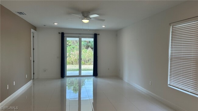 Foto del edificio - 5901 Rita Ave N