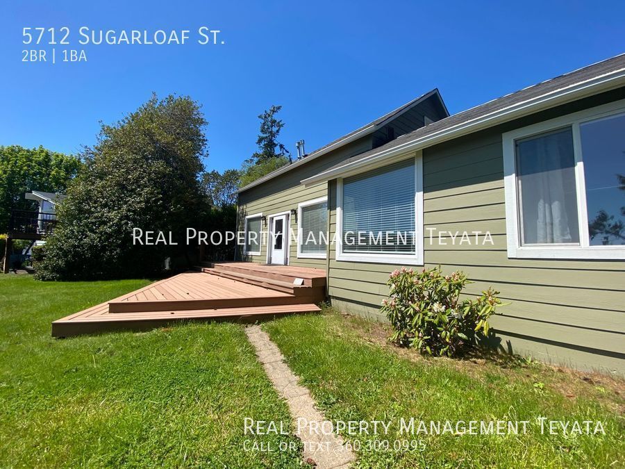 Charming With View of The Sound! House for Rent in Anacortes, WA