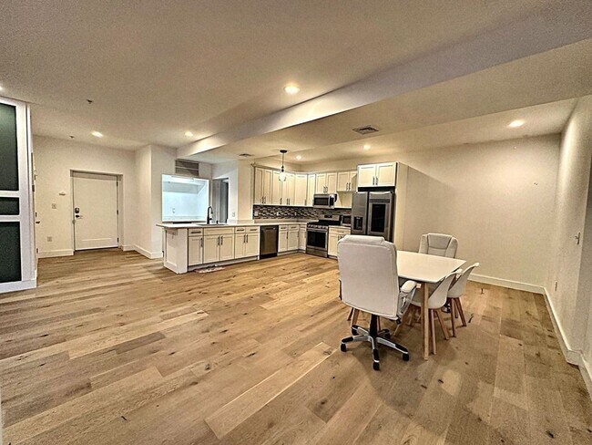 Building Photo - 17 Kearney Sq