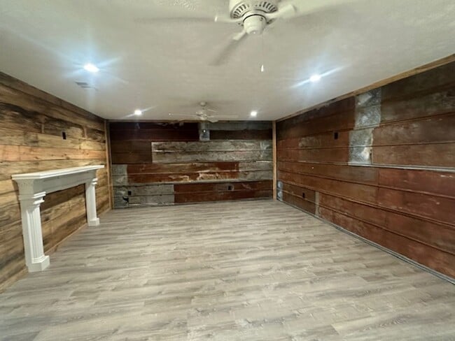 Building Photo - 2111 US-82