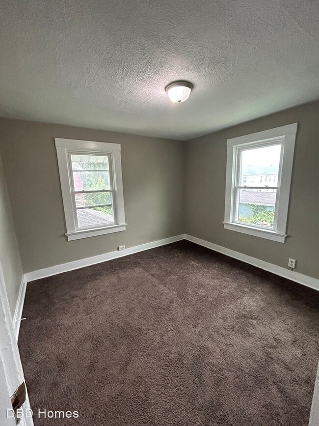 Building Photo - 3 br, 1 bath House - 905 Tecumseh St