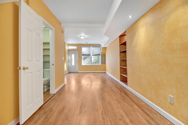 Building Photo - 1369 Florida Ave NE