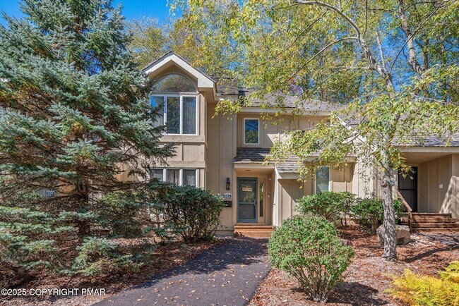 Foto del edificio - 854 Crest Pines Ln