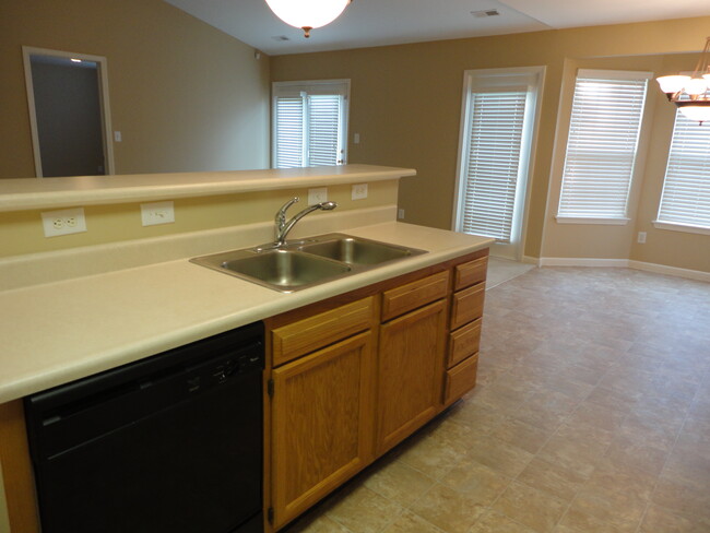 Foto del edificio - 81 W Quail Wood Ln