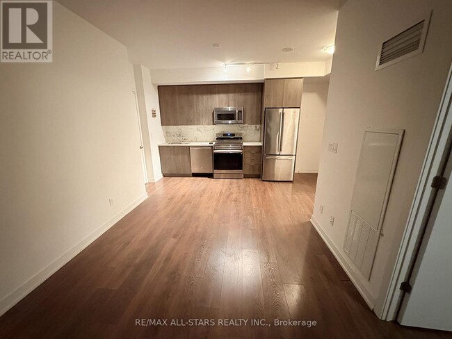 Building Photo - 50 Bruyeres Mews