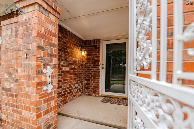 Foto del edificio - 3037 Cunningham Dr