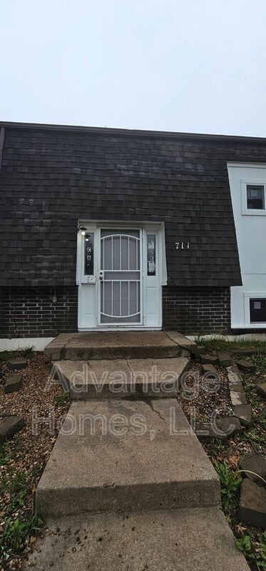 Building Photo - 711 N 70th St