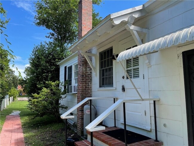 Building Photo - 1843 22nd Ave