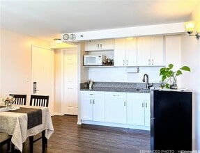 Building Photo - 444 Niu St