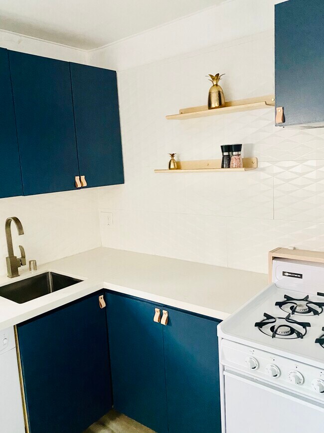 Foto del edificio - 1653 Bayview Dr