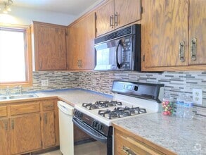 Building Photo - 6830 Yuma Dr