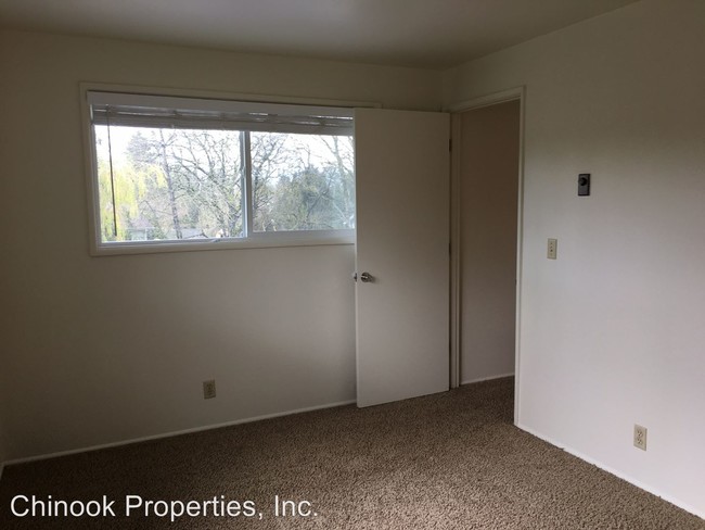 Building Photo - 1298 W Fairview Dr
