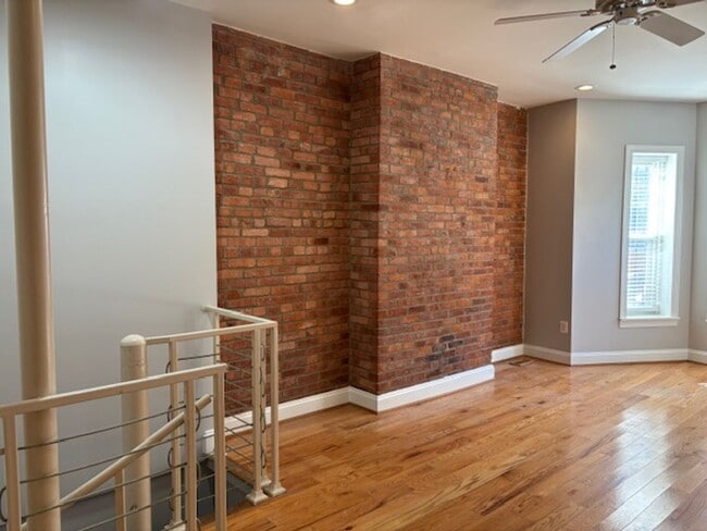 Building Photo - 2831 11th St NW