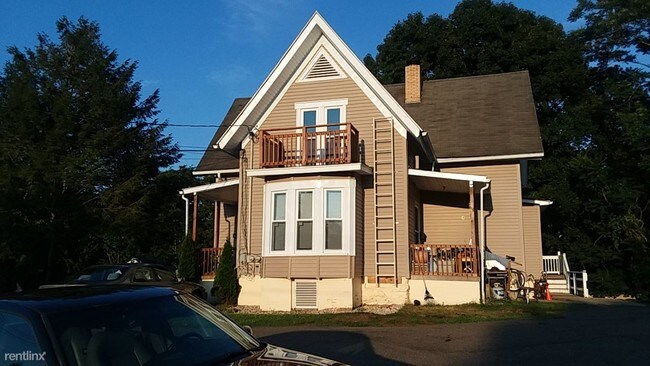 Building Photo - 1 br, 1 bath 4plex - 38 Second Ave #2