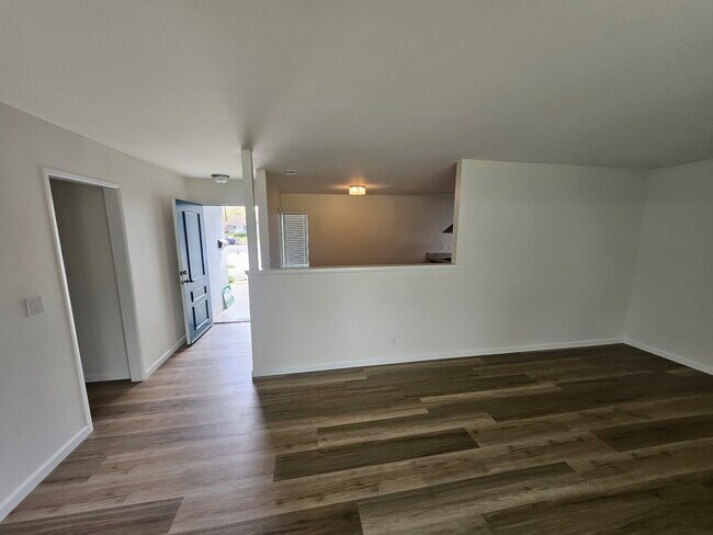 Foto del edificio - 695 Mayrum St