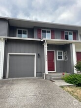 Building Photo - 2144 NE 115th Ct