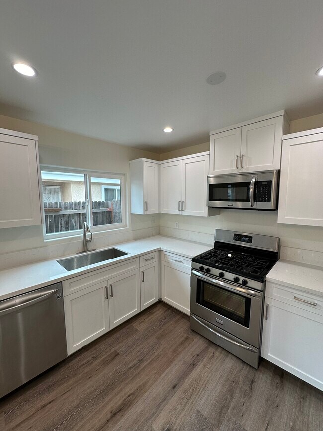 Foto del edificio - 3623 W 105th St