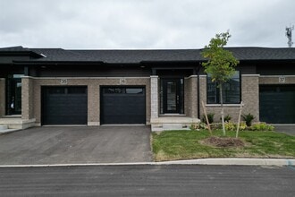 Building Photo - 550 Grey St