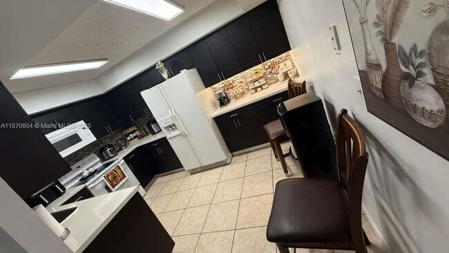 Building Photo - 7640 SW 153rd Ct
