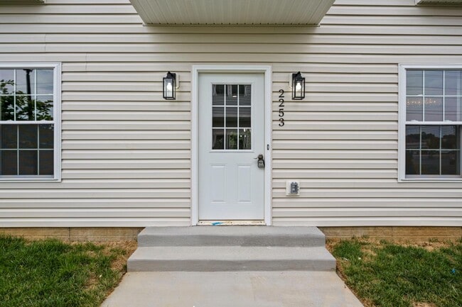 Foto del edificio - 2253 Papermill Rd