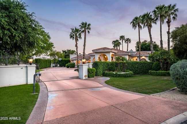 Building Photo - 6649 E Berneil Dr