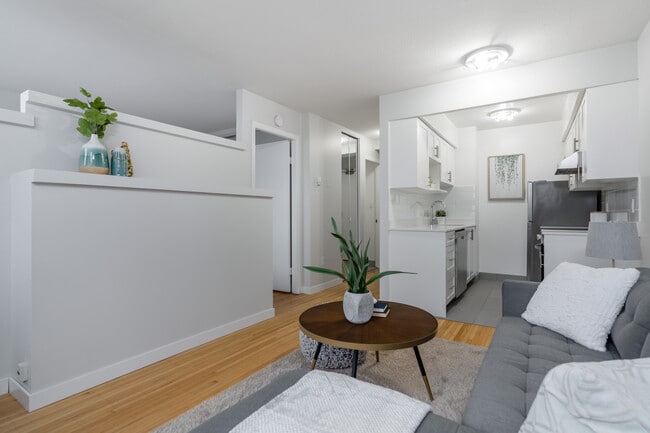 Building Photo - English Bay Tower