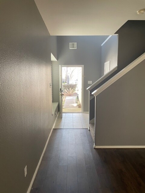 Foto del edificio - 16619 Newglen Ln