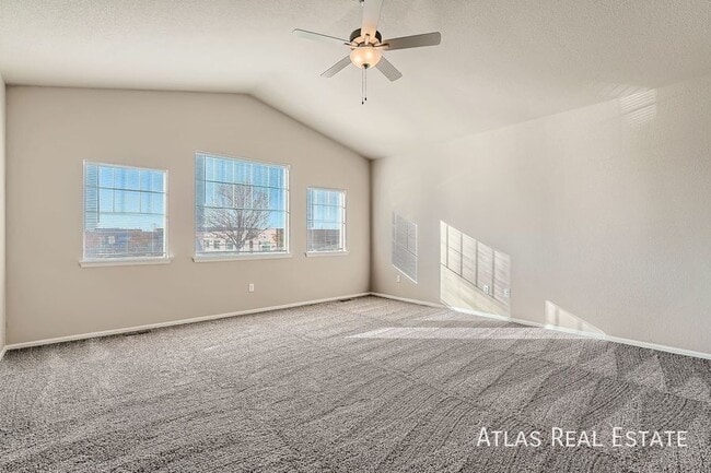 Building Photo - 710 Finch Dr