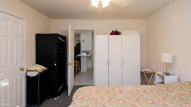 Building Photo - Studio, 1 bath House - 811 E Ann St 811 E....