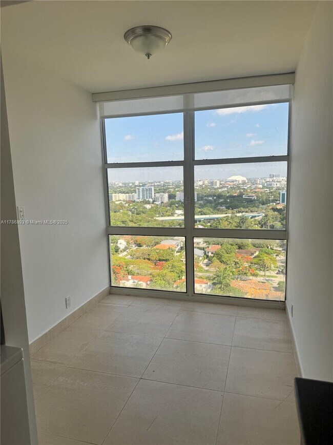 Foto del edificio - 1901 Brickell Ave