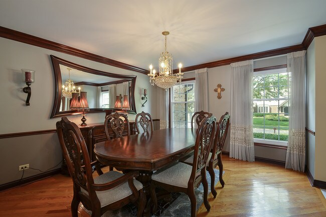 Building Photo - 1605 Laburnum Rd