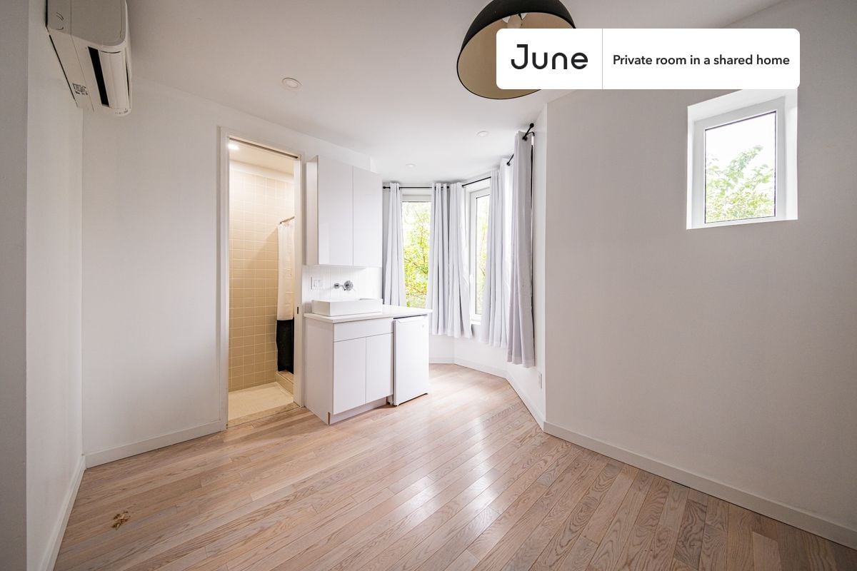 Primary Photo - Room in Shared 4 bed/4 bath home