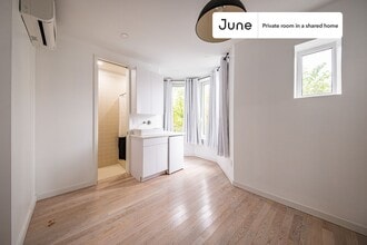 Building Photo - Room in Shared 4 bed/4 bath home