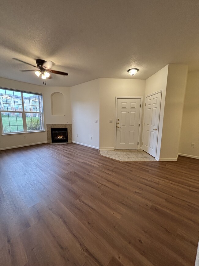Building Photo - 5726 N Genoa Way