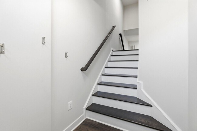 Building Photo - 5714 Richmanor Terrace