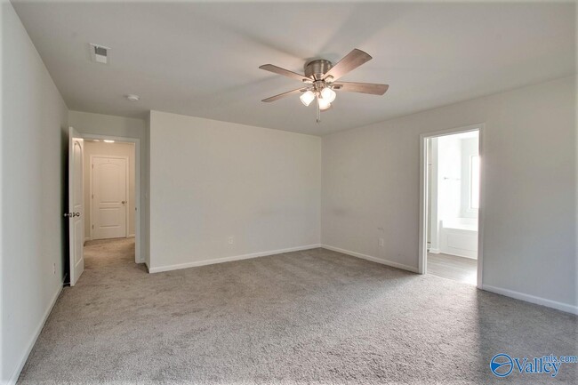 Building Photo - 121 Tommy Cir
