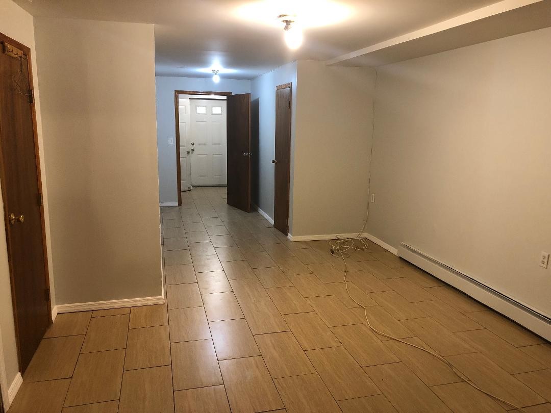 Foto principal - 649 E 104th St