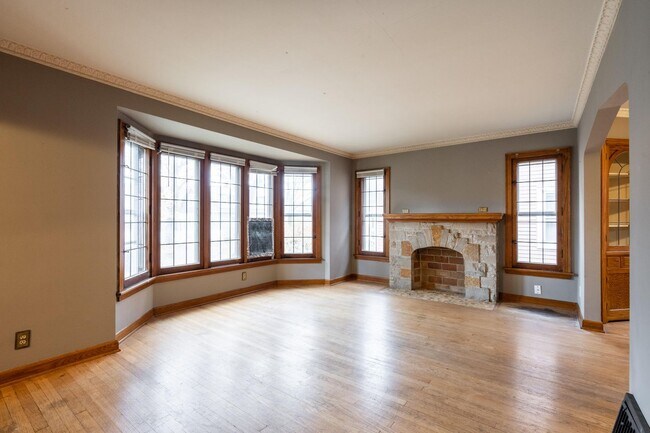 Living - 6205 W Girard Ave