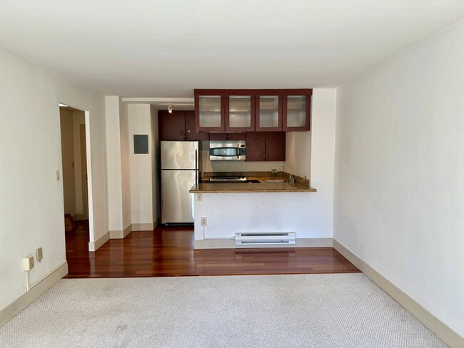 Building Photo - Decatur Condominiums - First Hill